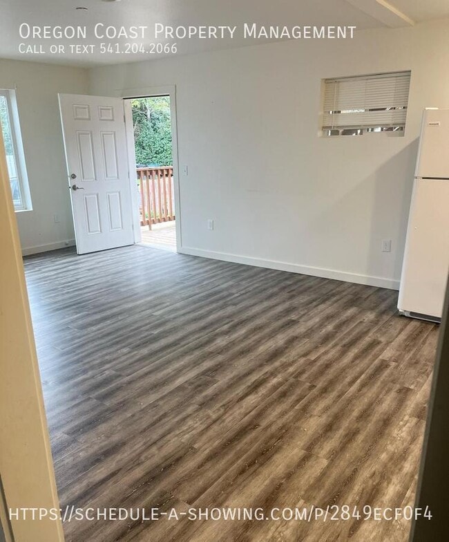 Photo - 170 SW Strawberry Ln Unit A