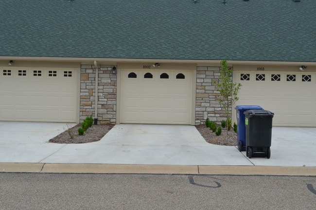 Building Photo - 802 Altamonte Dr Unit 802