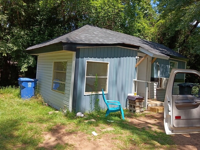 Photo - 104 Clairton Ct