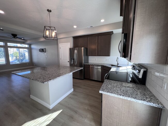 Photo - 137 E Brushy Canyon St