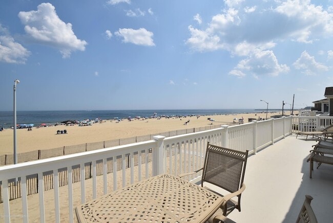 Photo - 233 Beach Front