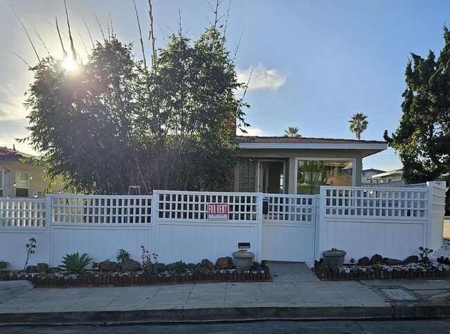 4906 Dixie Dr