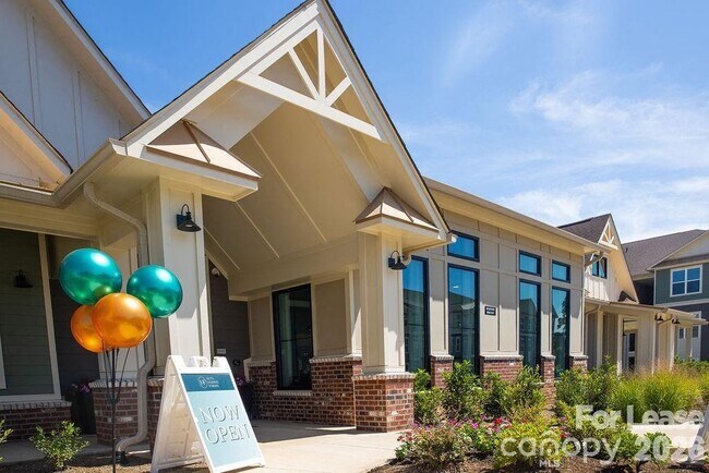 Photo - 102 Kennedy Rdg Wy Unit Alexander