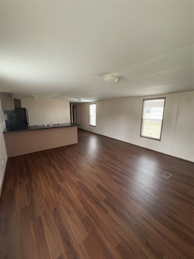 Photo - 155 Geerts St