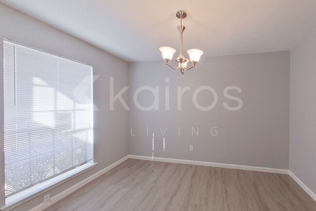 Photo - 422 David Dr