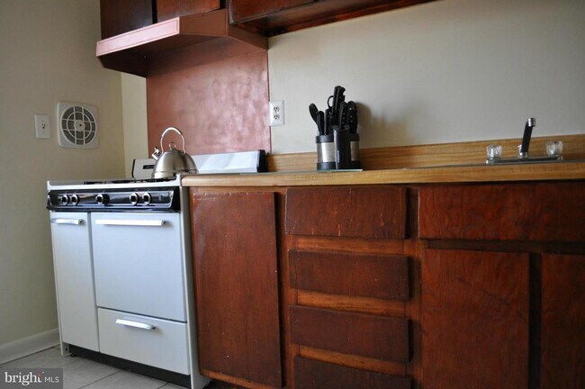 301 Anacostia Rd SE Unidad 2 BEDROOM