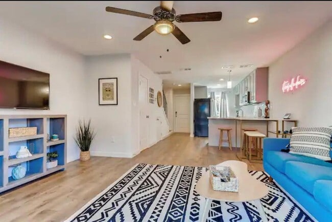 Photo - 3810 Southway Dr Unit 102