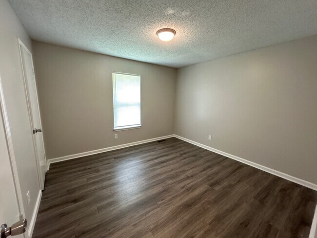 Photo - 121 Hillshire Cv Unit R