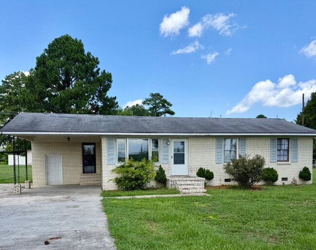 Building Photo - CUTE 3 BR, 1 BA BRICK HOME IN CONVENIENT MT OLIVE LOCATION