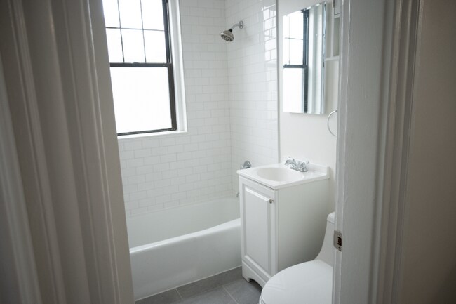 Photo - 374 Chestnut Hill Ave Unidad 52