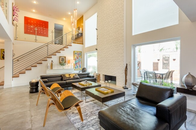 Photo - 2005 Potomac Dr