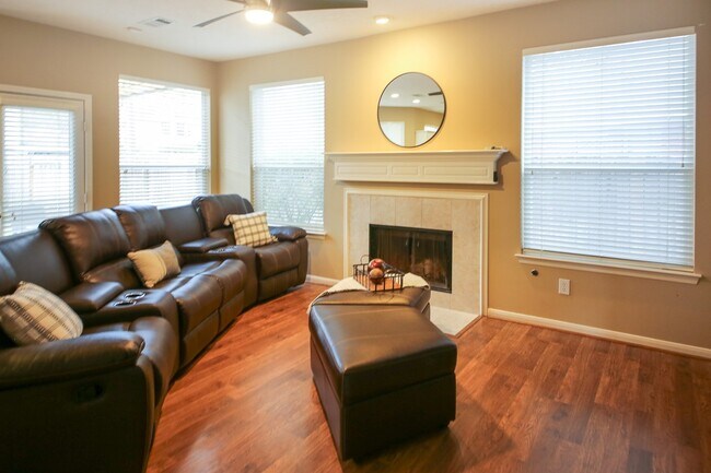 Photo - 19 Grand Bayou Pl