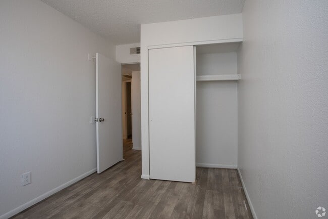 Photo - Mountain Lakes Apartments