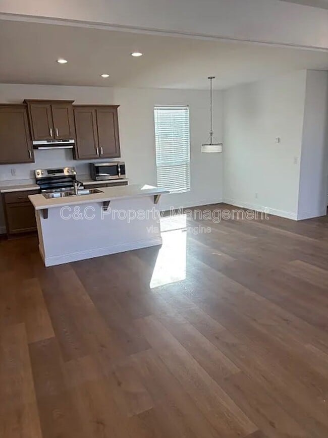 Photo - 759 W Chase Ave