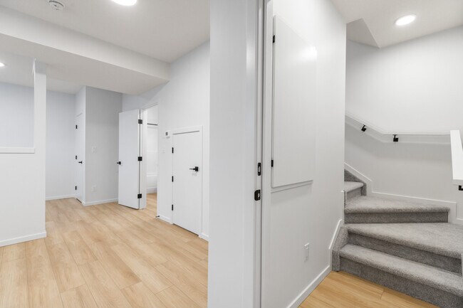 Photo - 11514-11587 87 St NW Unité BSMT 2