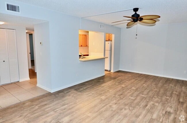 Building Photo - 7 Veronese Ct Unit 7 Veronese Court Rental