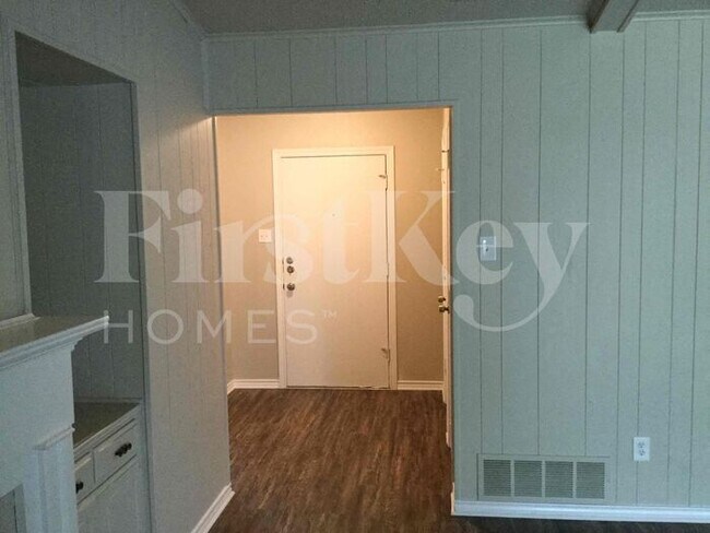 Photo - 2912 Yorktown Rd