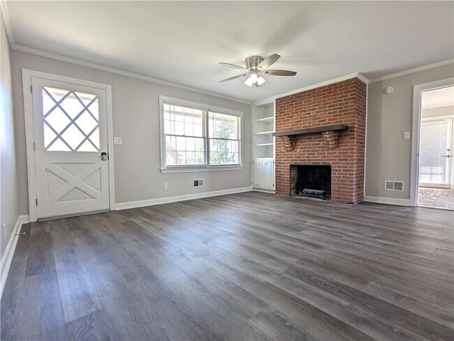 Photo - 970 Bridgegate Dr NE