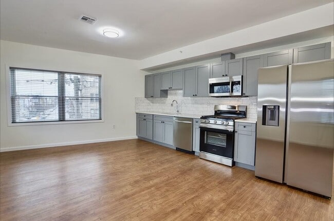 Building Photo - 143 Zabriskie St Unit 3E Rental