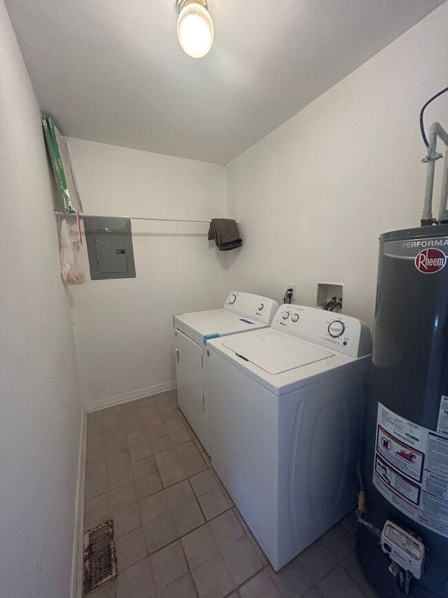 Photo - 511 Sewall Ave Unit A