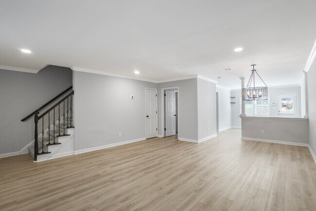 Photo - 115 Winding River Dr Unit B