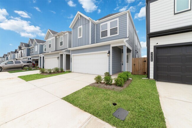 Photo - 3530 Blue Mockingbird St