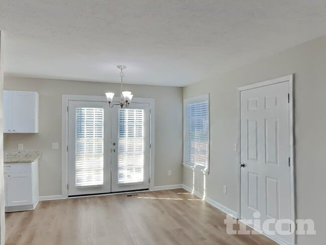 Photo - 531 Winning Dr