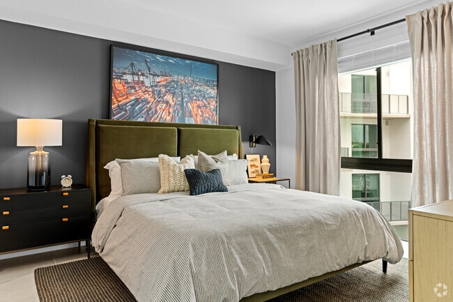 2BR, 2BA - 1,033SF - Bedroom