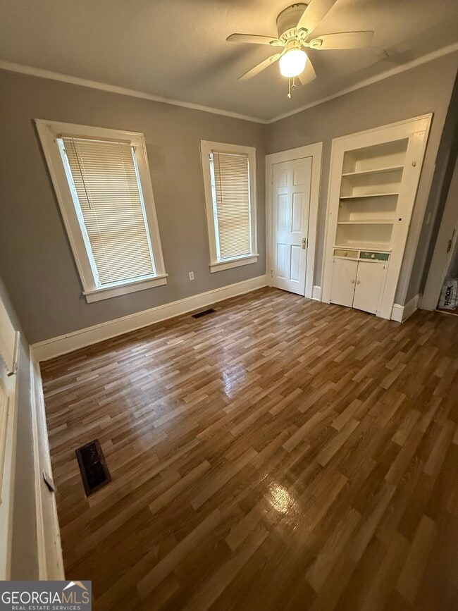 Photo - 2794 Napier Ave