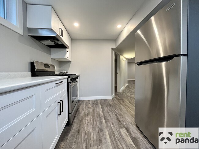 Photo - 2620-2620 Victoria Ave E