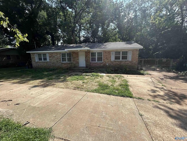 3304 Pulaski Pike NW
