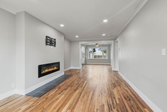 Photo - B345AG Unit UPSTAIRS
