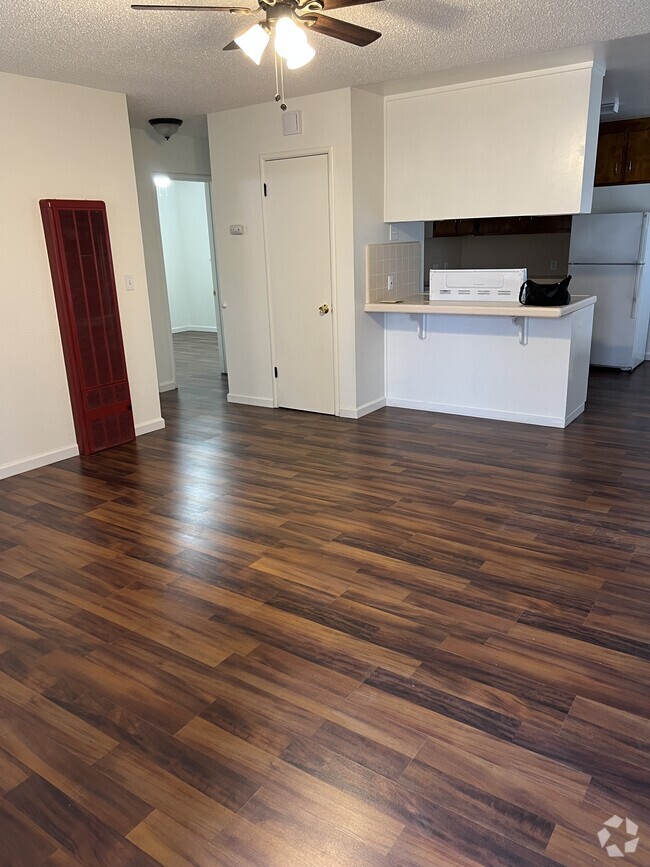 Building Photo - 15151 W San Joaquin Ave Rental