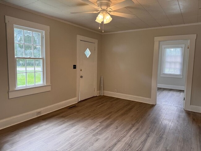 422 S Wadesboro Blvd