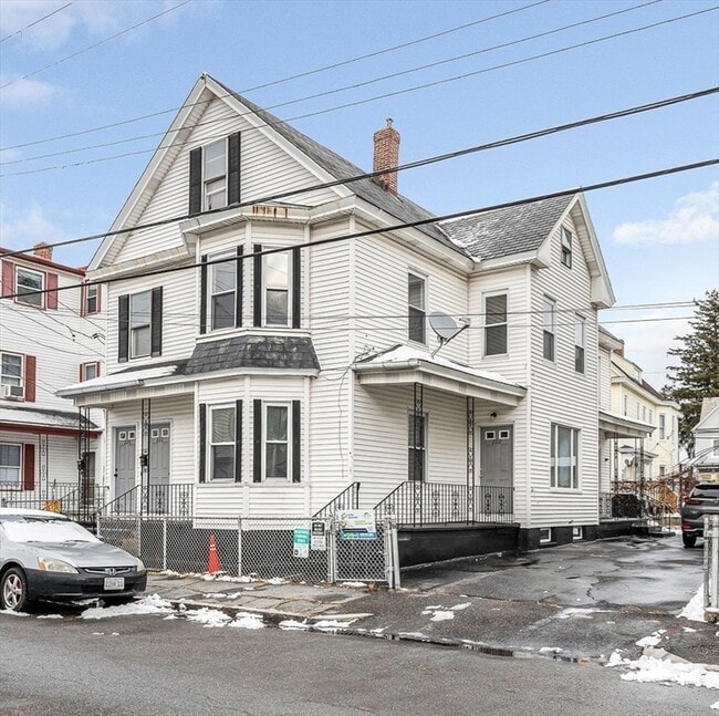 Building Photo - 220 Concord St Unit 2