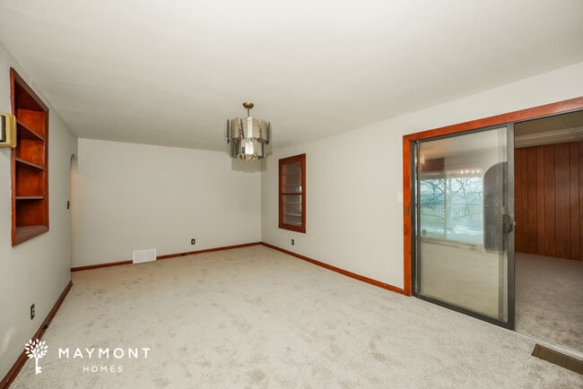 Photo - 102 Ganyard St