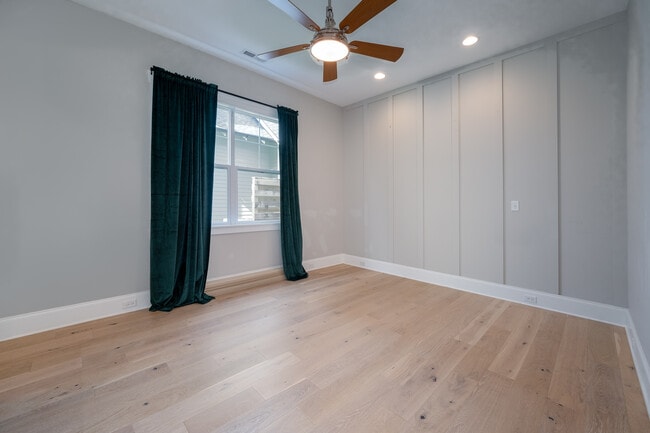 Photo - 288 W Main St