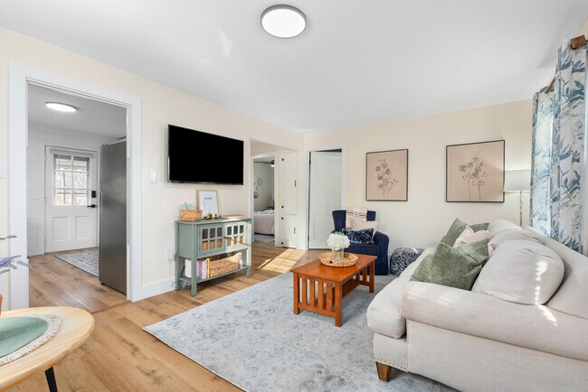 Photo - 201 Perrymont Ave