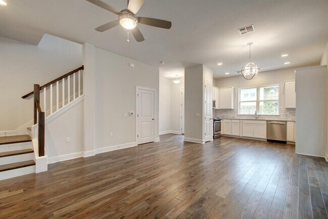 Photo - 2910 Zach Scott St