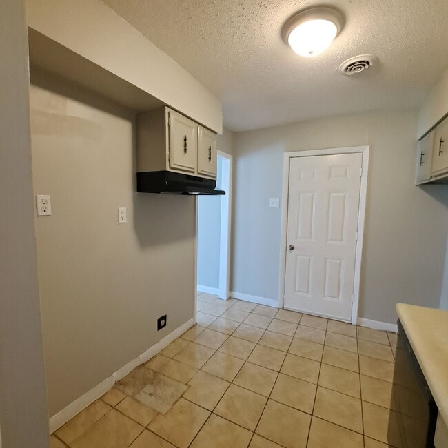 Photo - 3387 Barbwood Dr