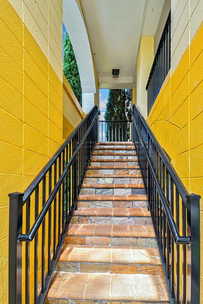 Photo - 425 26th St Unit 7