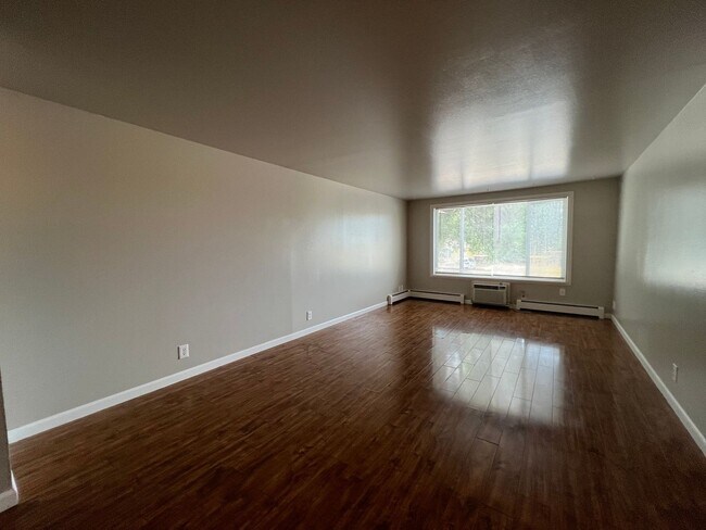 Photo - Robertson1001 (KC-JF-NB) Unidad B2