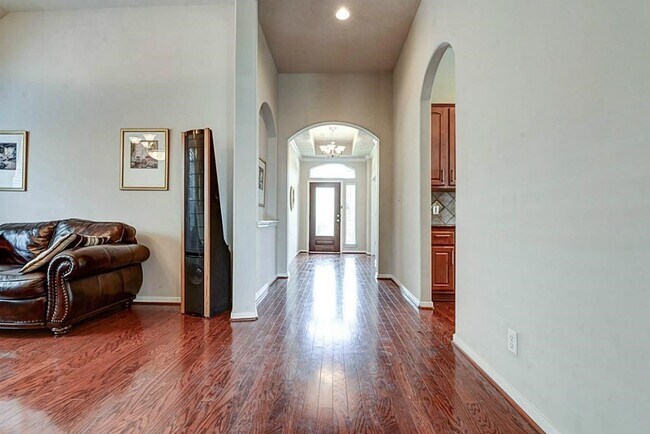 Building Photo - 17415 Memorial Blossom Dr