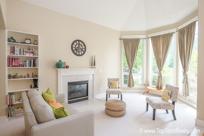 Photo - Lovely 4 Bedroom | 2.5 Bathroom Single Family Home | Corner Lot | Kaiser Woods Community
