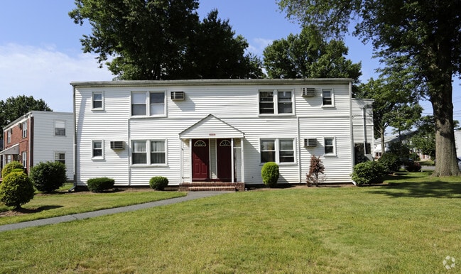 Photo - Monroe Garden