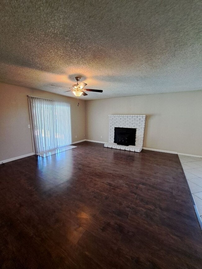 Photo - Stunning 4-Bedroom Kerman Home with Swimming Pool Available Soon!