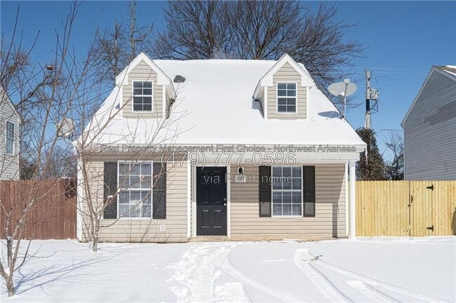 Building Photo - 2407 W Ash St