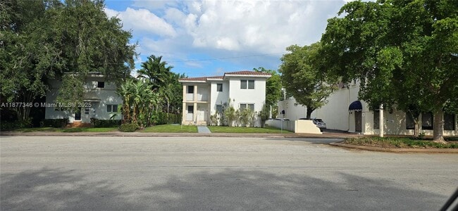 Building Photo - 3915 Ponce de Leon Unit L2