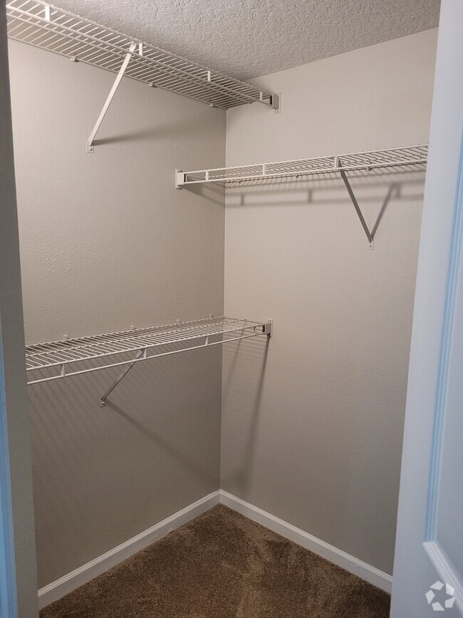 Building Photo - 814 Crest Pines Dr Unit 921 Rental