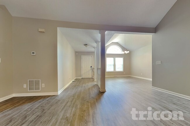 Photo - 37 Abbotsford Dr